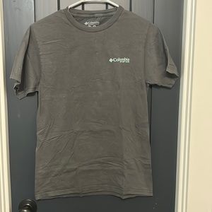 gray columbia tee shirt- small